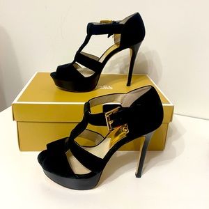 MICHAEL MICHAEL KORS BERKLEY PLATFORM BLACK SANDAL